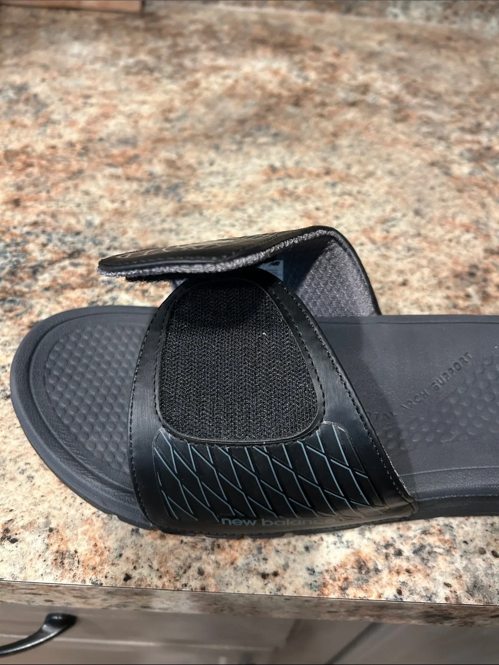 MENS New Balance Cush Slides 12 Arch Support & adjustable